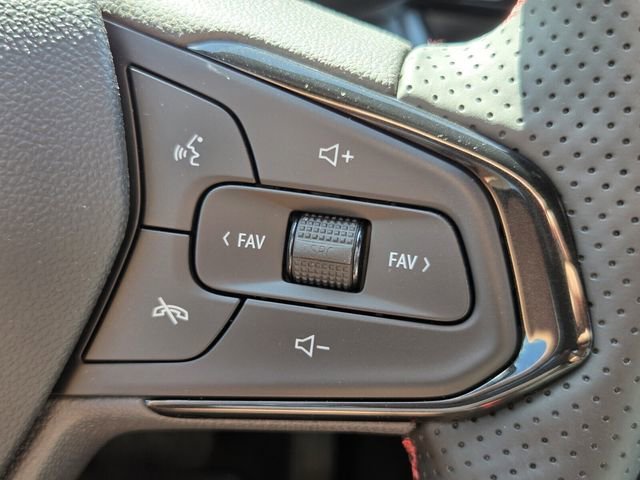 New 2026 Summit White Chevrolet 1RS image 17