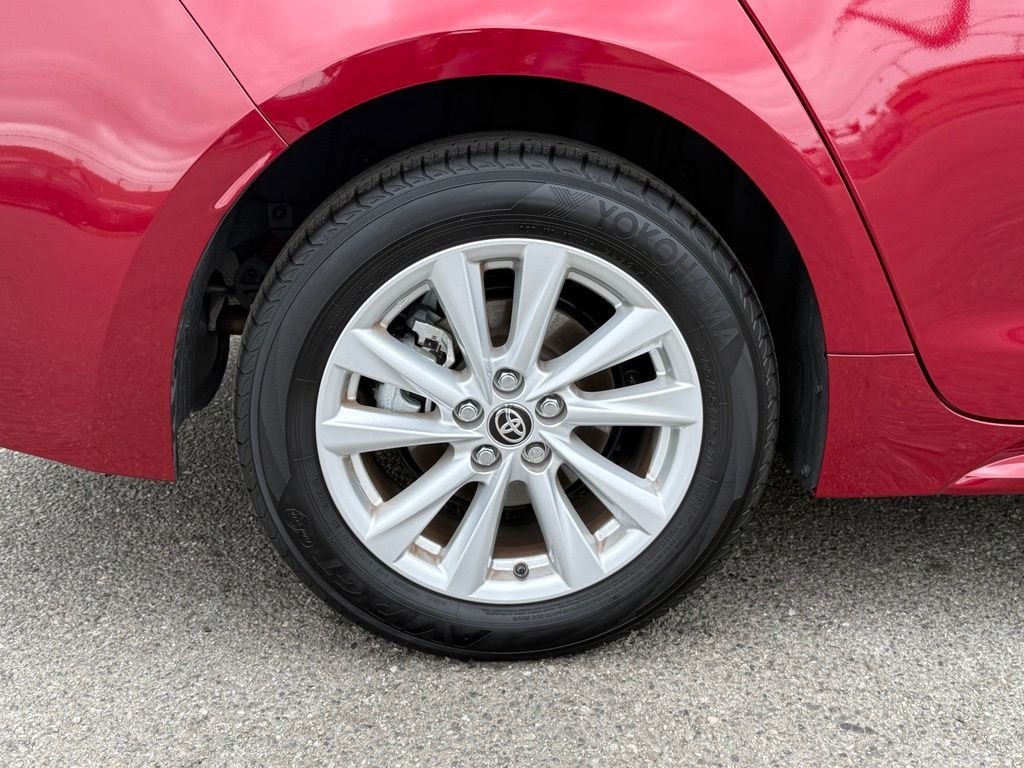 2025 Toyota Corolla LE - Photo 14