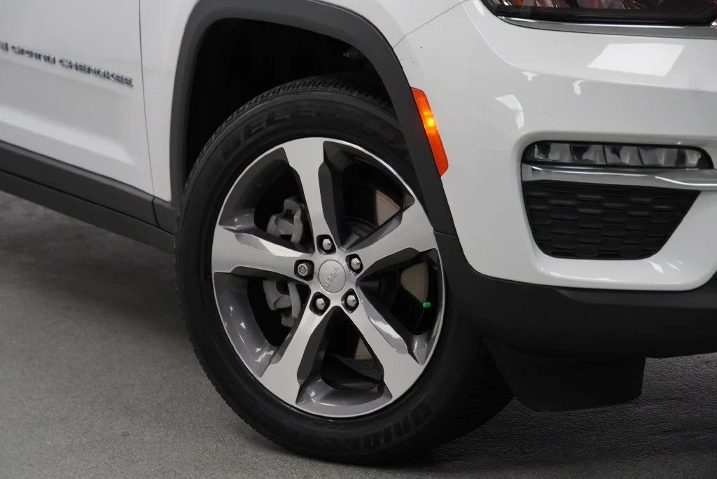 Used 2023 White Jeep 4xe image 8