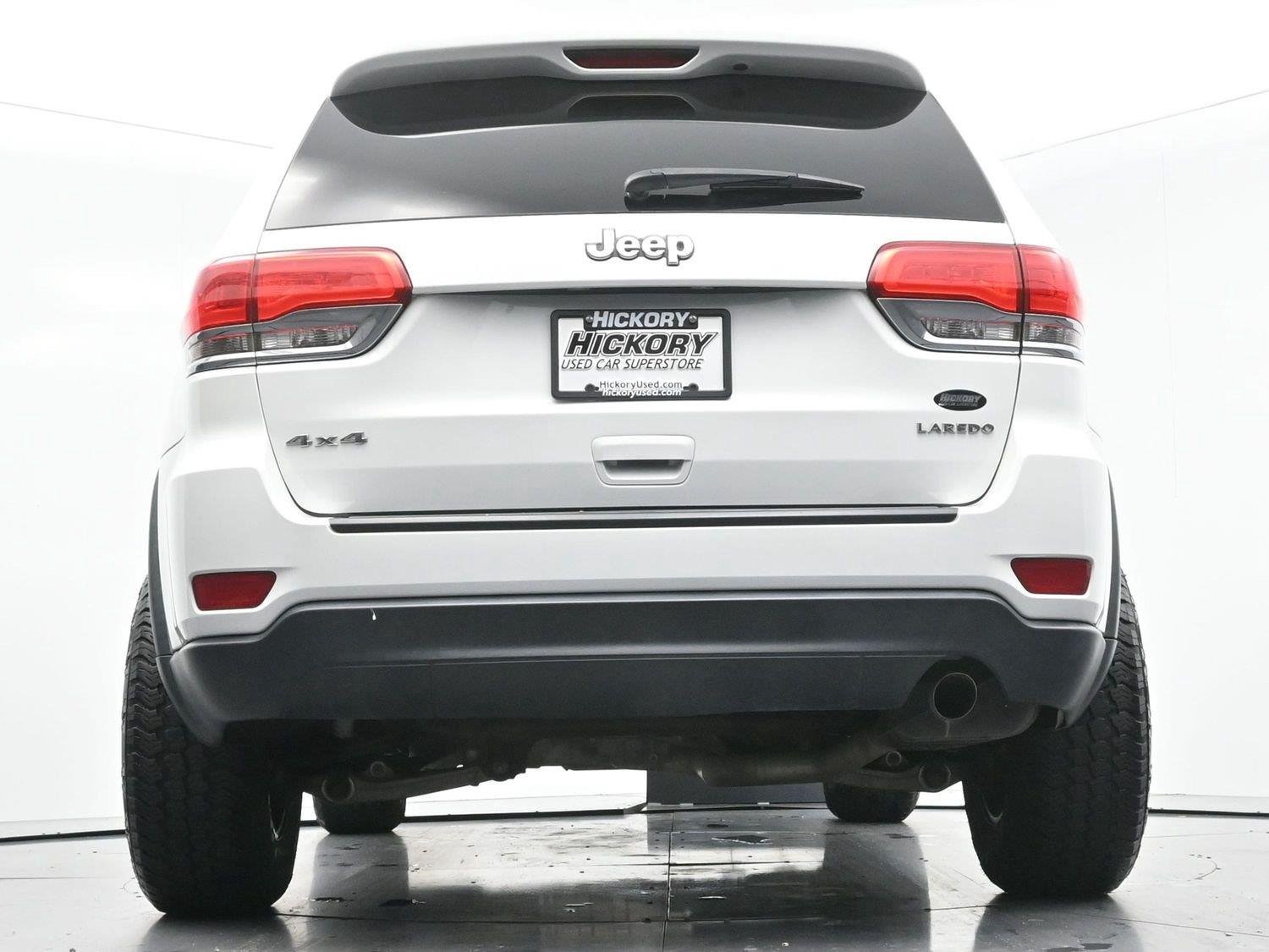 Used 2016 Bright White Clearcoat Jeep Laredo image 44