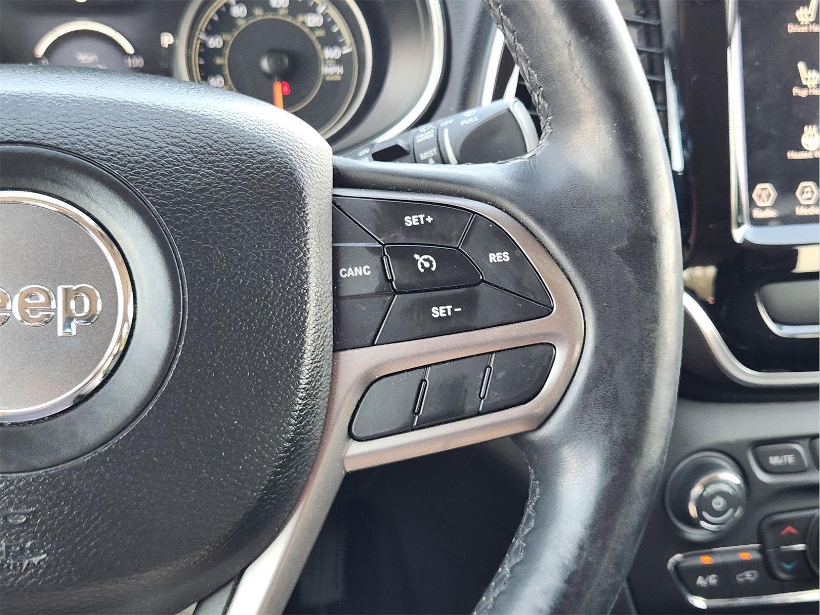Used 2019 Diamond Black Crystal Pearlcoat Jeep Limited image 29