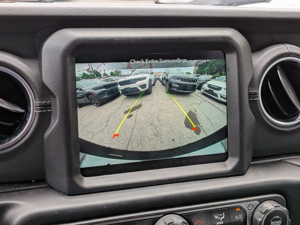 Used 2022 Black Jeep Unlimited Sahara image 20