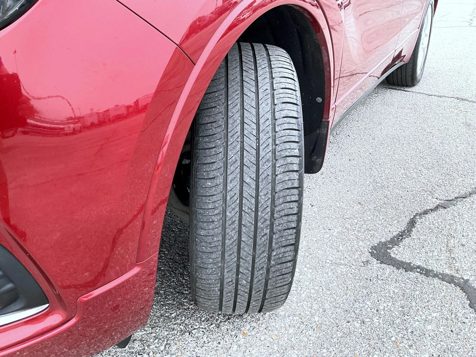 Used 2019 Red Buick Premium I image 23