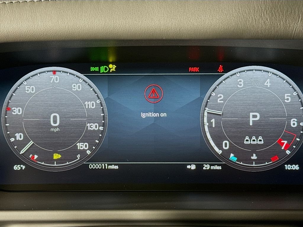 New 2026 Woolstone Green Land Rover X-Dynamic SE image 13