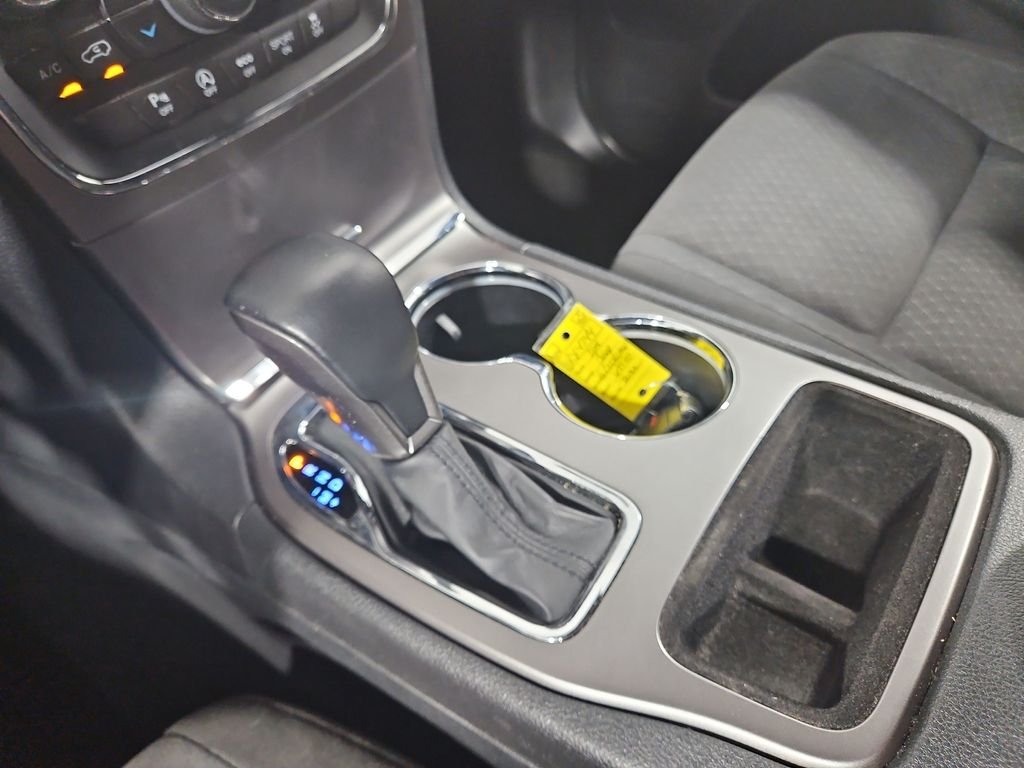 Used 2019 Diamond Black Jeep Laredo image 23