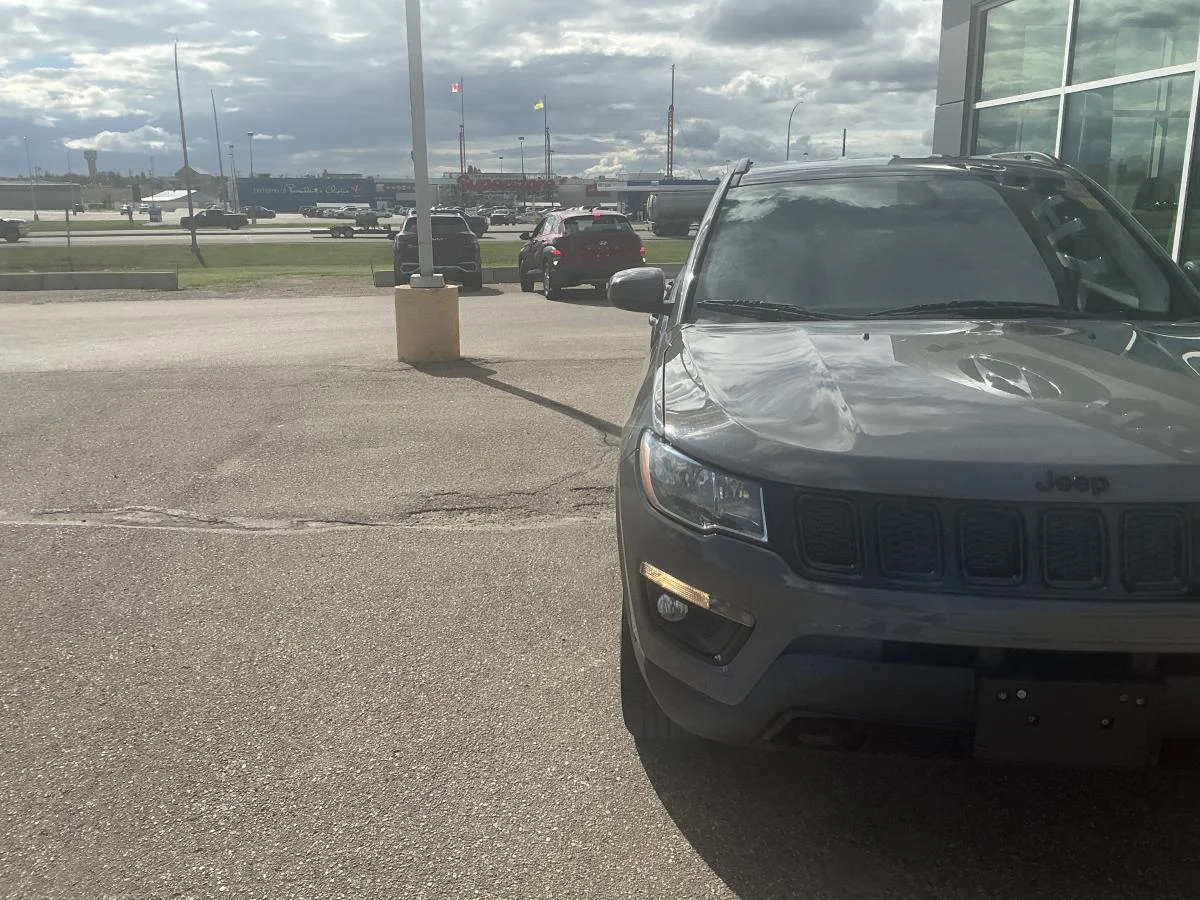 Used 2021 Grey Jeep Upland Edition image 8