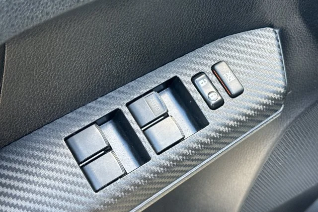 Used 2014 Silver Toyota XLE image 12