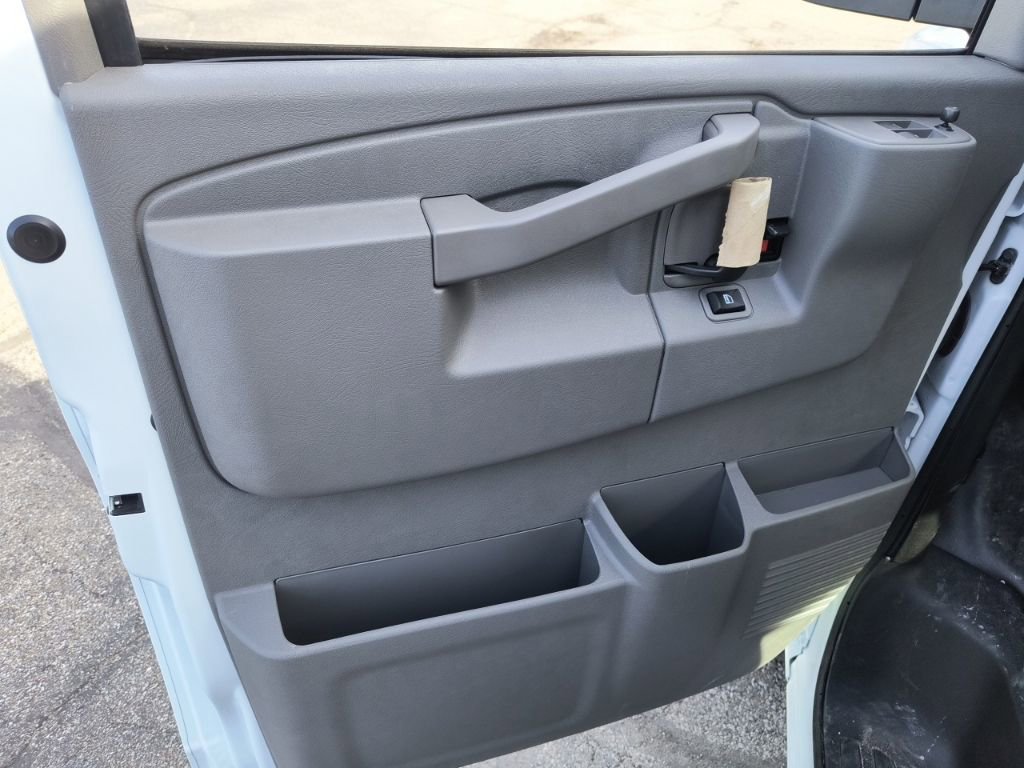 2025 Chevrolet Express Cargo Work Van - Photo 21