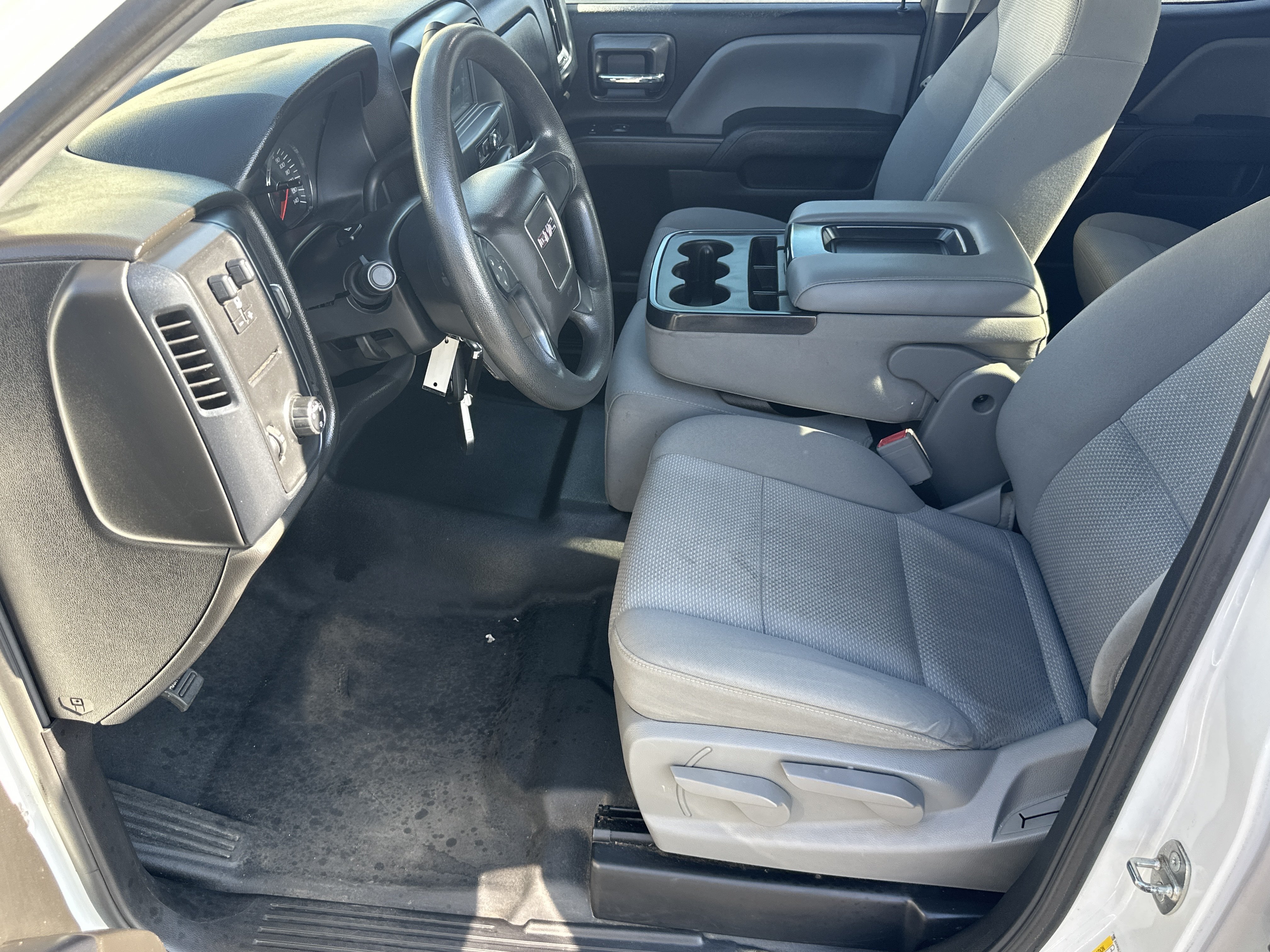 Used 2019 Summit White GMC DBL CAB 2WD image 9