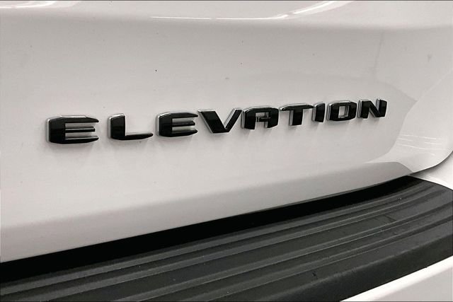 Used 2025 Summit White GMC Elevation image 9