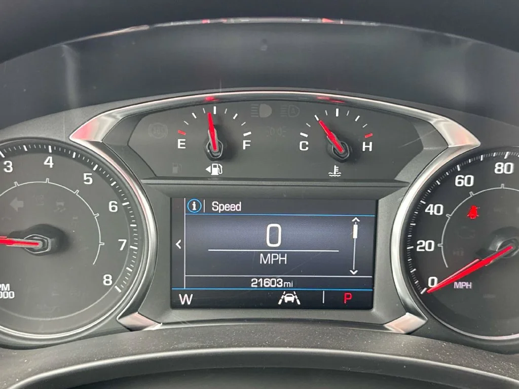 Used 2024 White GMC SLE image 39