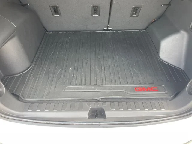 Used 2024 White GMC SLE image 23