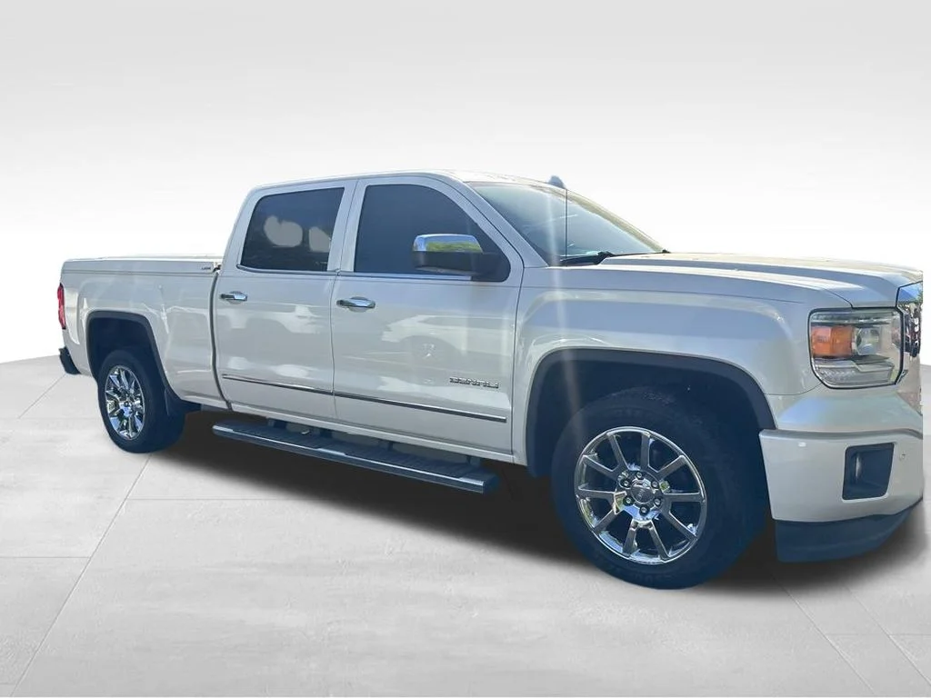 Used 2015 White GMC Denali image 10