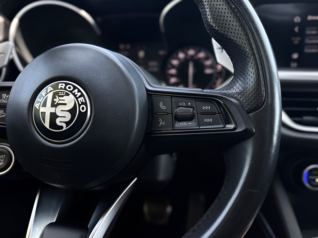 Used 2023 Gray Alfa Romeo Veloce image 11
