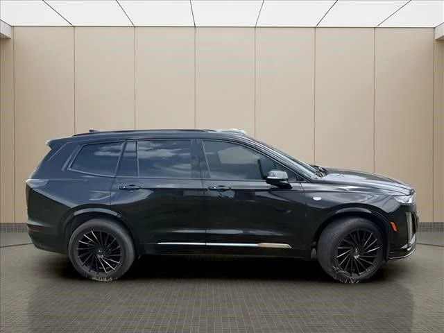 Used 2020 Black Cadillac Sport image 10