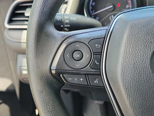 2020 Toyota Camry LE - Photo 21