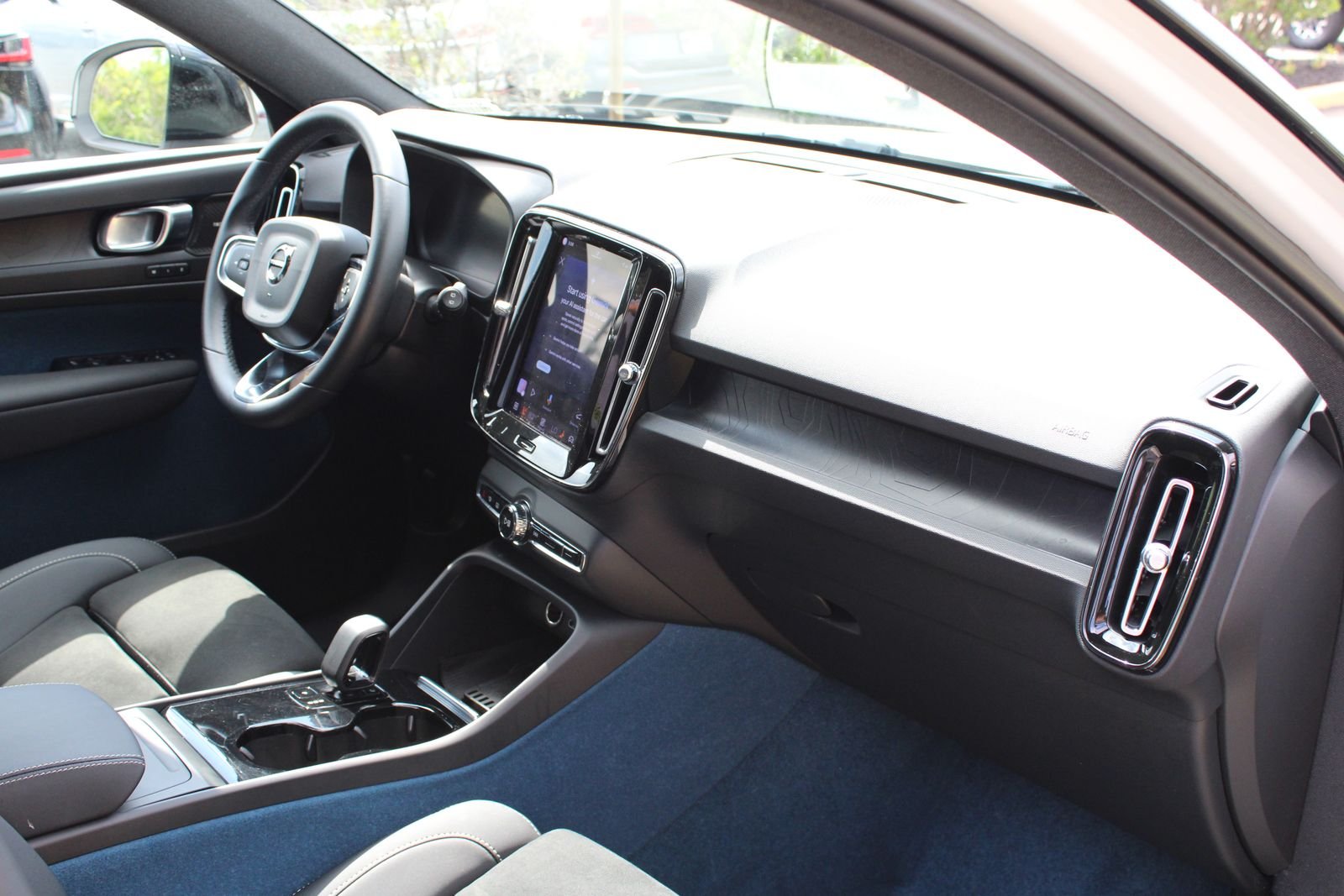 Used 2023 White Volvo Ultimate image 27