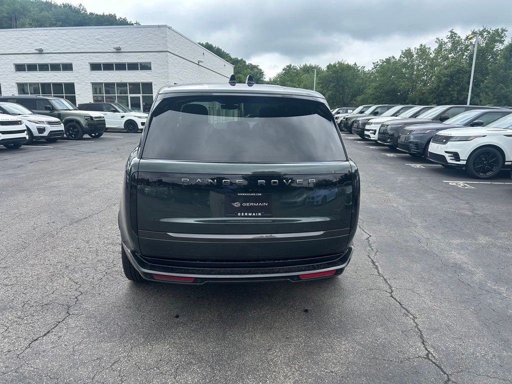 Certified Used 2025 Belgravia Green Metallic Land Rover SE image 6