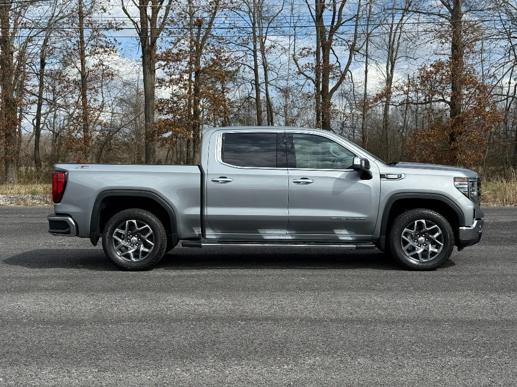 2026 GMC Sierra 1500 SLT - Photo 13