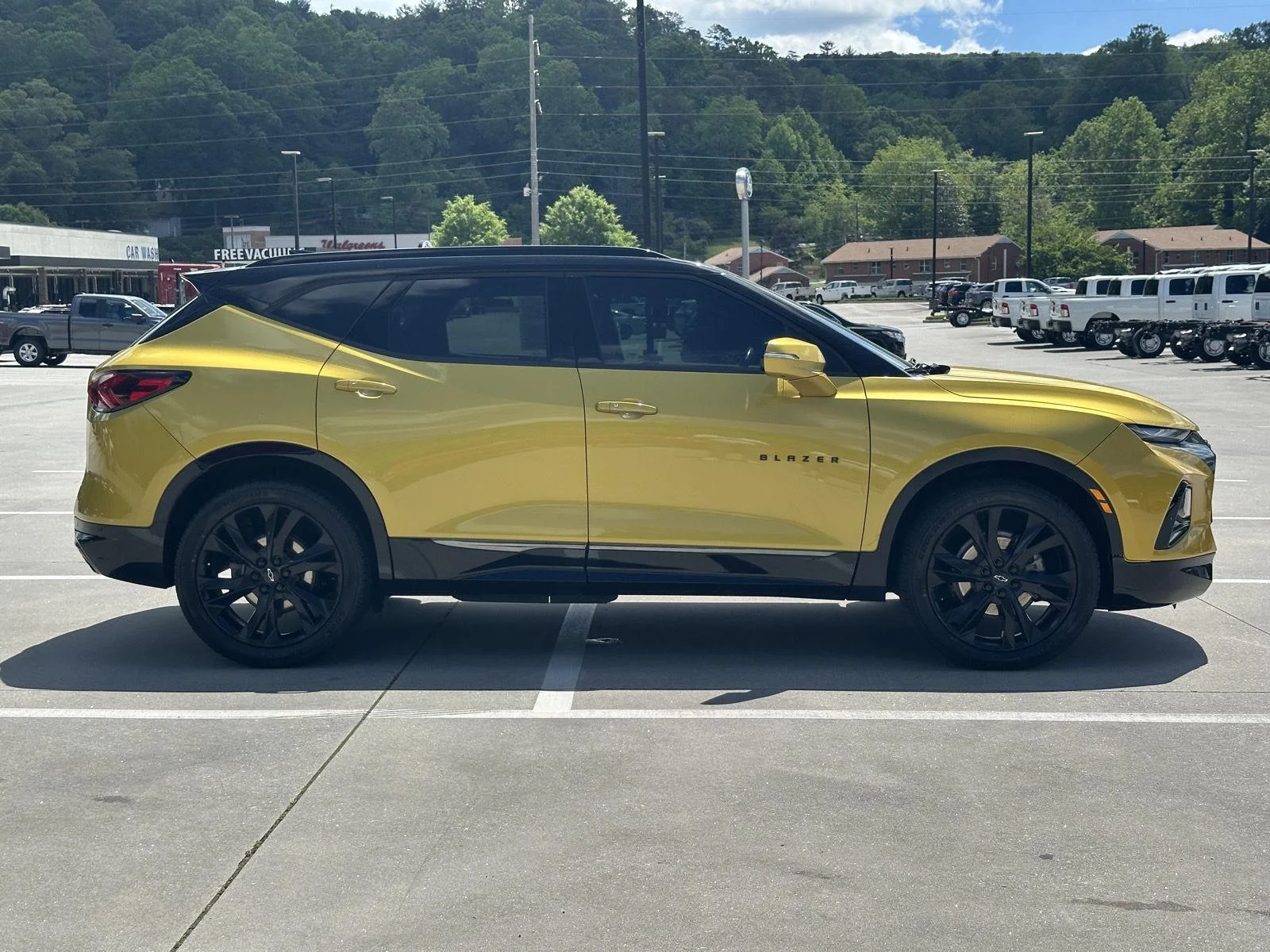 Used 2022 Nitro Yellow Metallic Chevrolet RS image 8