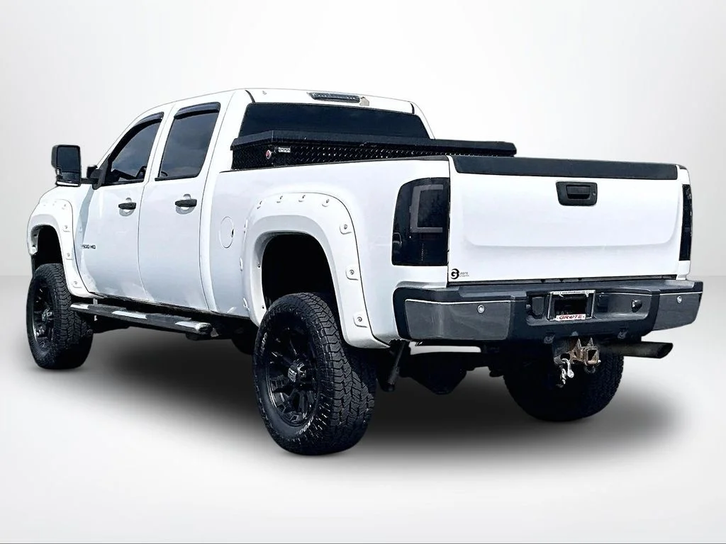 Used 2014 White GMC SLE image 12