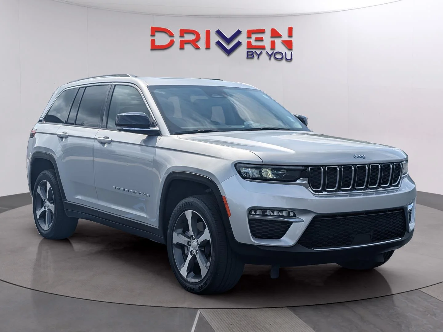 Used 2022 Silver Zynith Jeep 4x4 image 7
