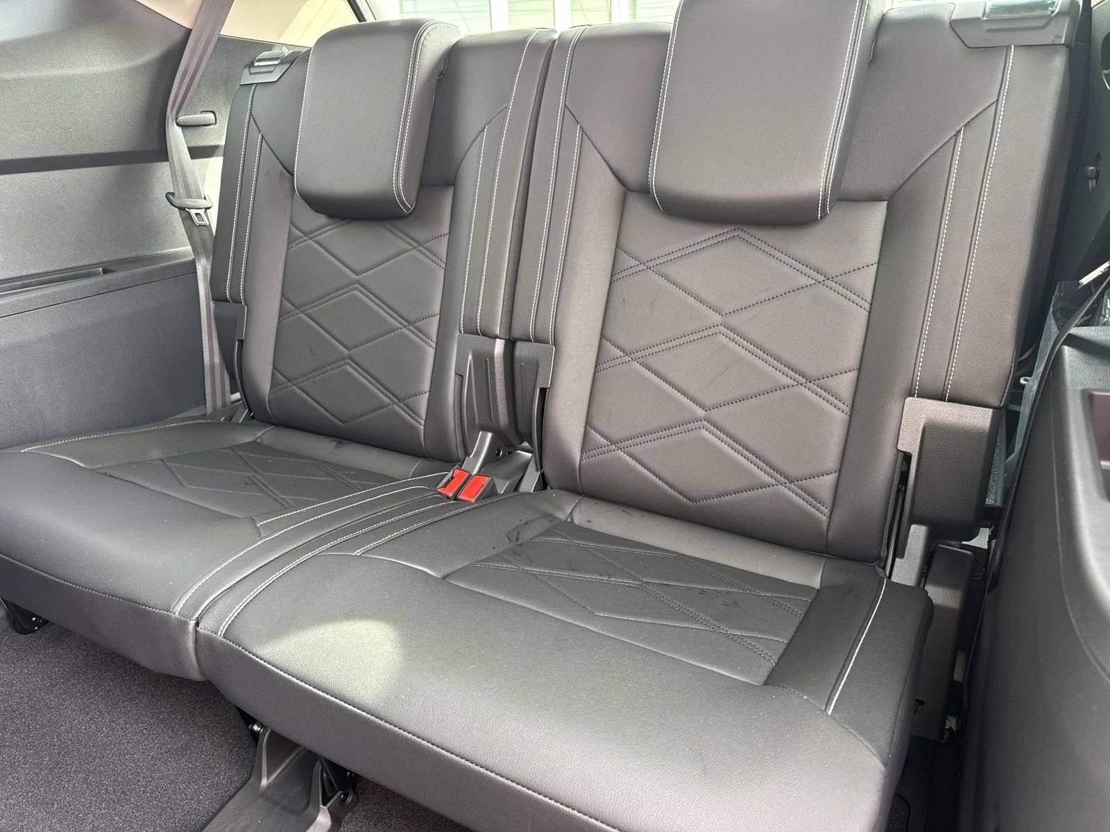 New 2026 White Volkswagen 2.0T SE w/Technology image 7