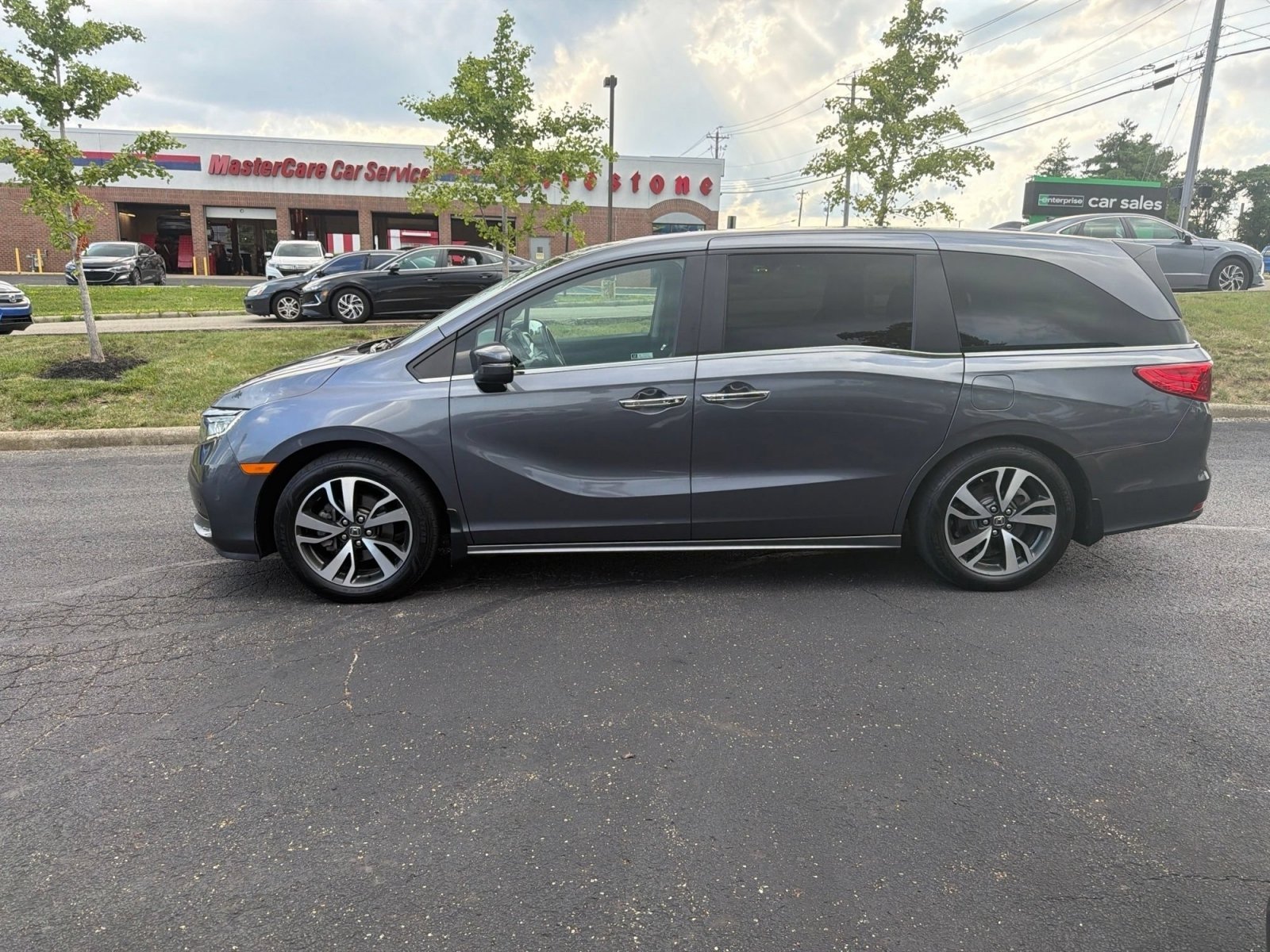 Certified Used 2023 Modern Steel Metallic Honda Touring image 11