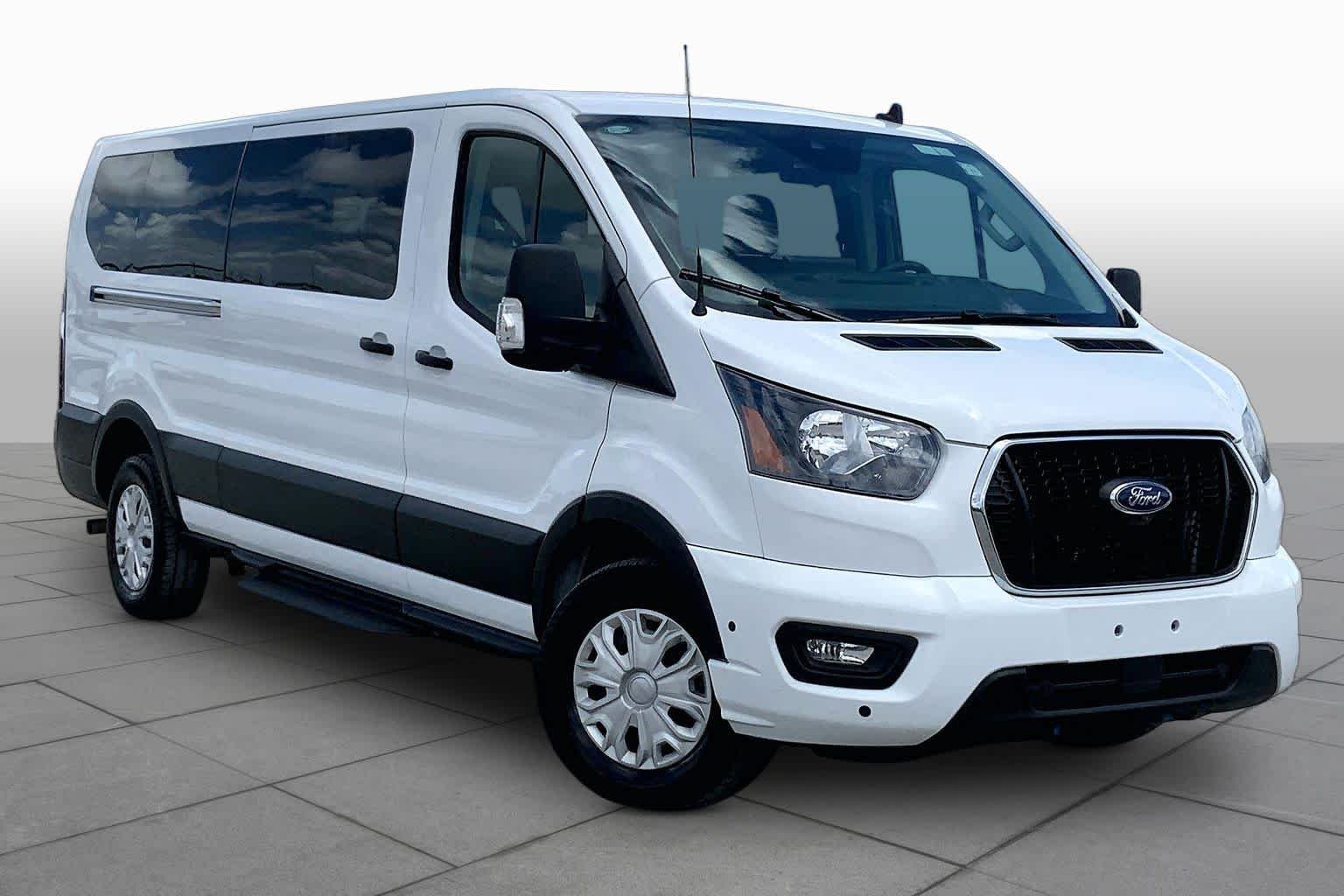 Used 2025 Oxford White Ford XLT image 3