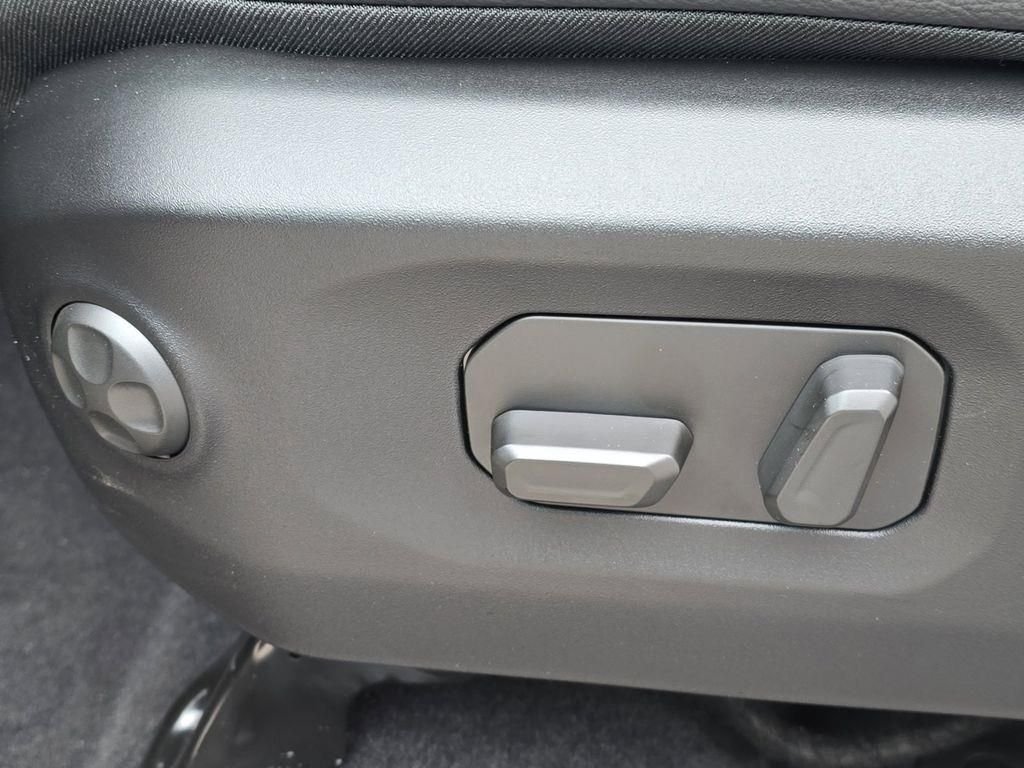 2026 Jeep Wrangler 4-Door Sahara - Photo 17