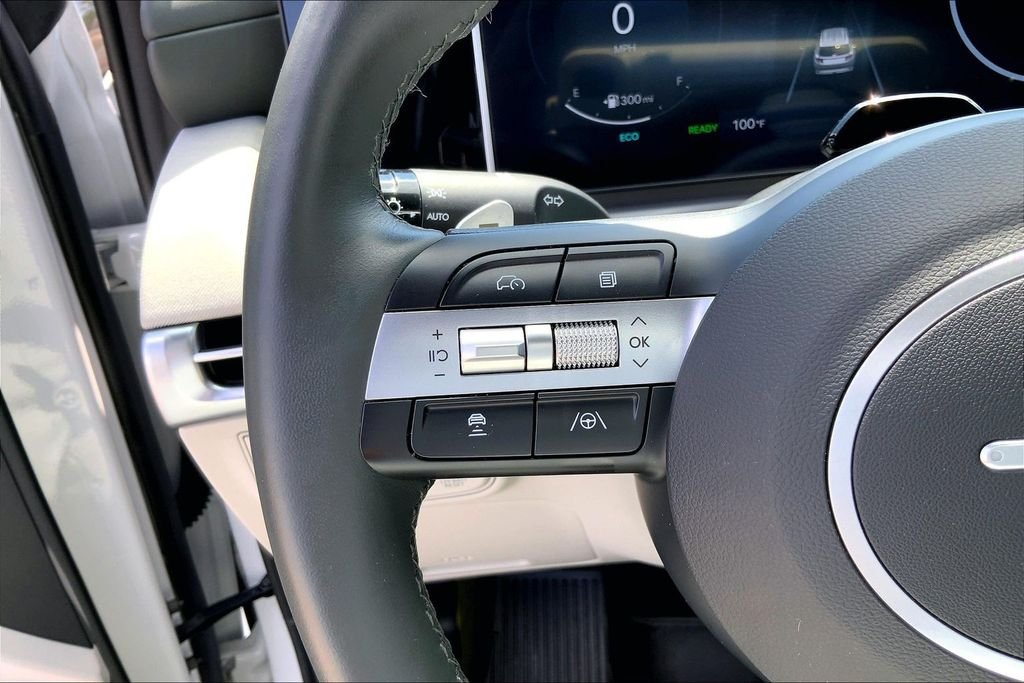 Used 2025 White Hyundai Limited image 11