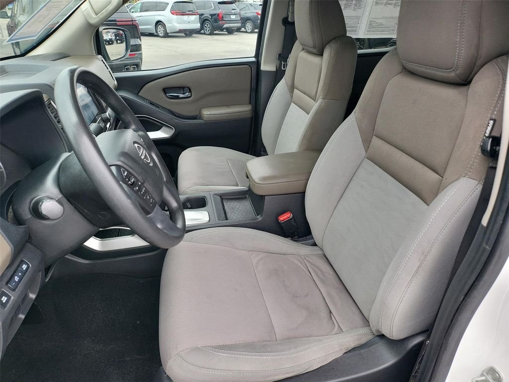 2022 Nissan Frontier SV - Photo 11