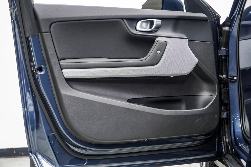 Used 2024 Blue Polestar Long Range Dual Motor image 33