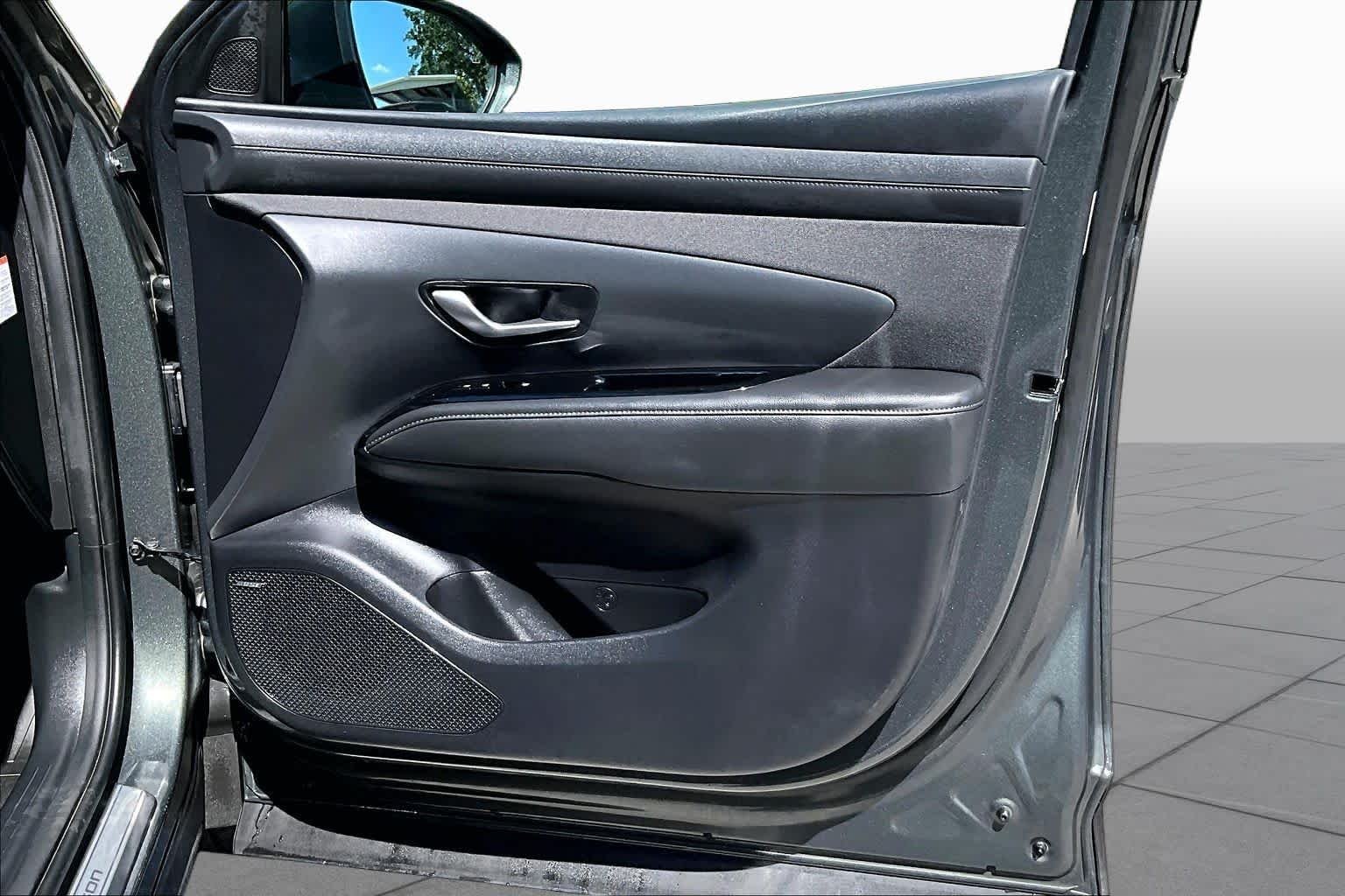 Used 2025 Amazon Gray Hyundai Limited image 27