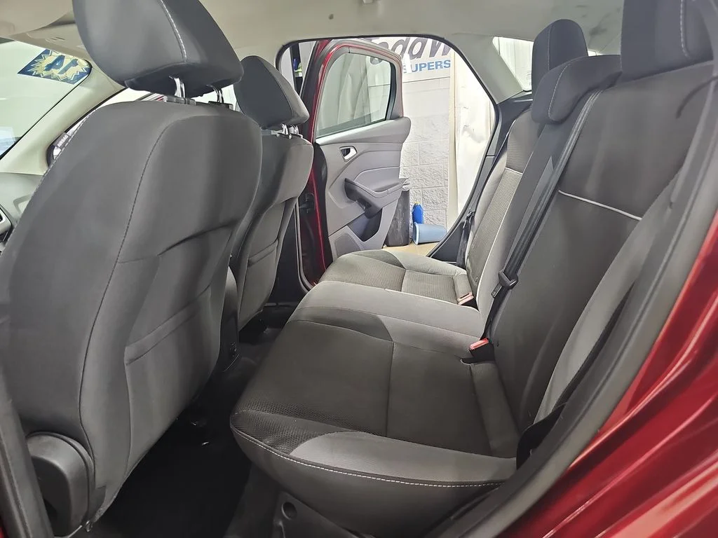 Used 2014 Red Ford SE image 17
