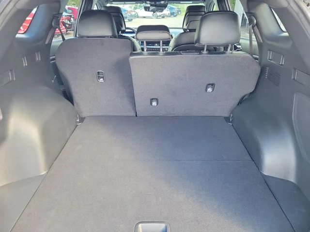Used 2025 White Kia X-Pro Prestige image 9