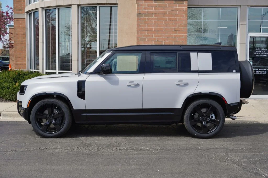 New 2026 Borasco Grey Land Rover X-Dynamic SE image 2