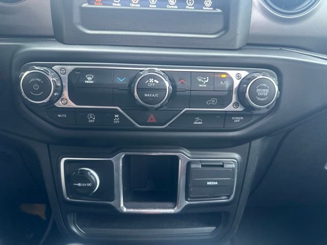 Used 2022 Beige Jeep Sport image 19