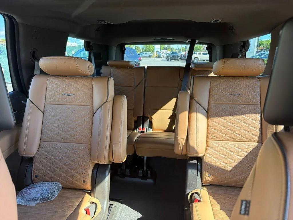 Used 2021 Black Cadillac Sport image 14