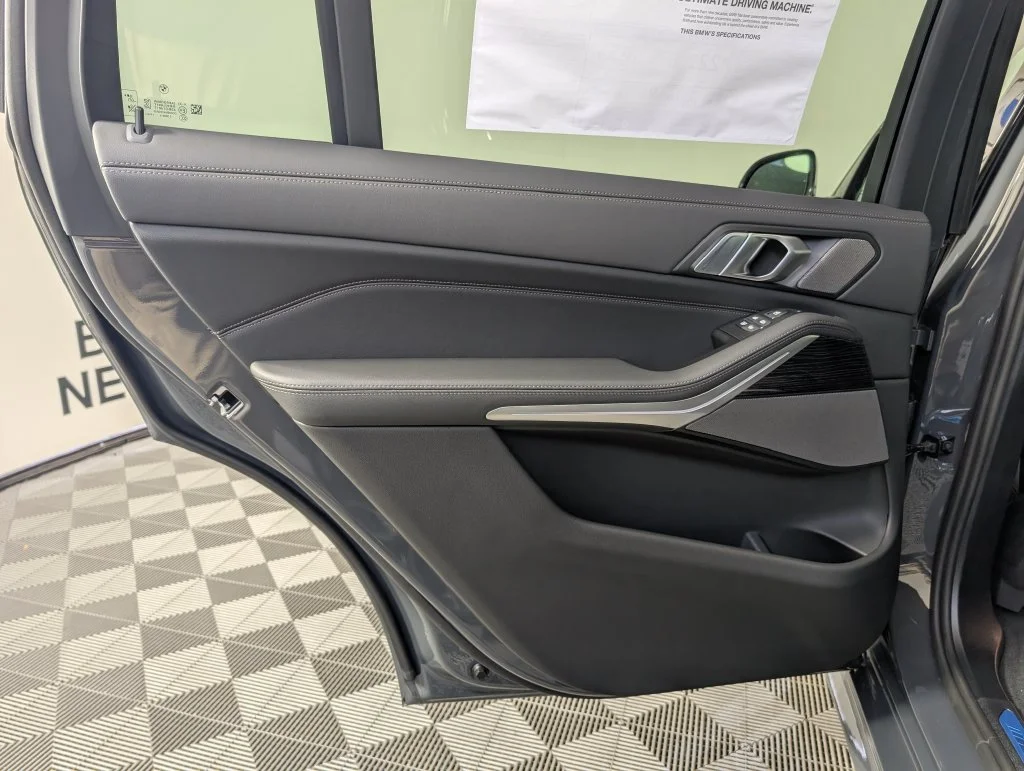 New 2027 Gray BMW xDrive40i image 18