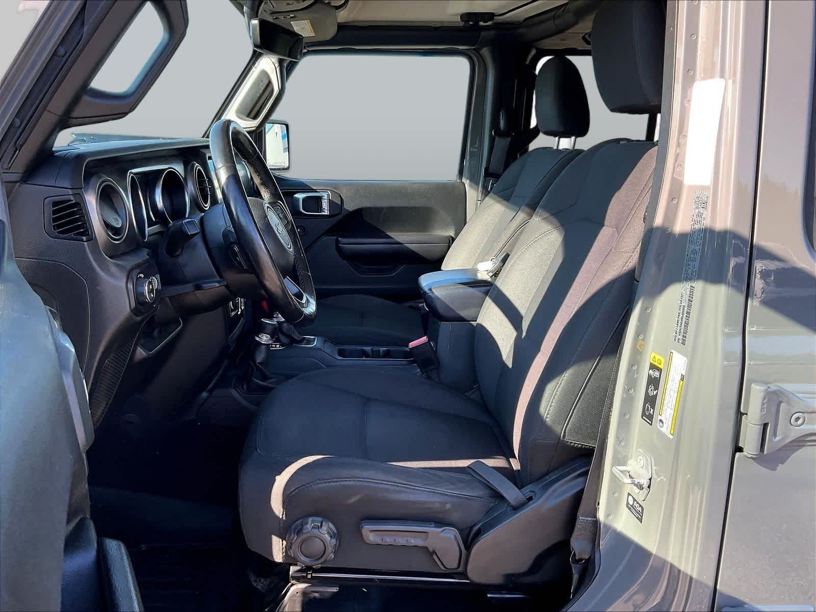 2021 Jeep Gladiator Willys - Photo 24