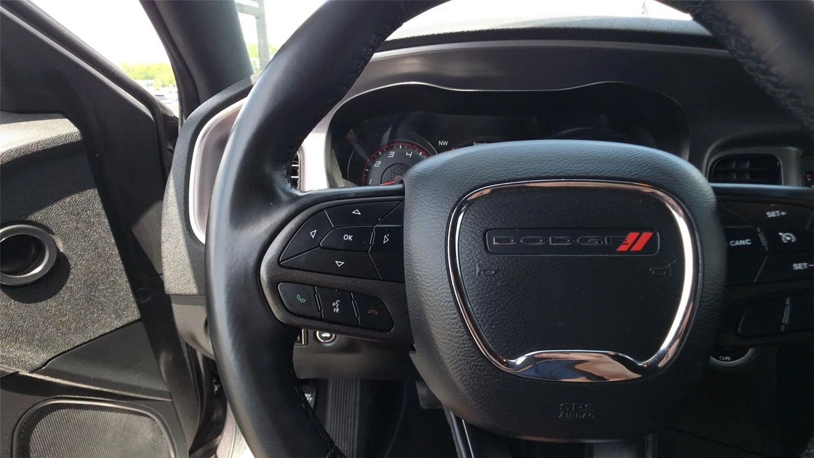 Used 2022 Granite Pearlcoat Dodge SXT image 11