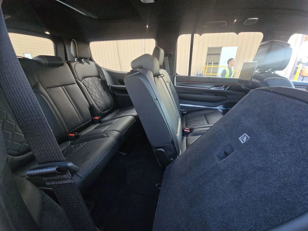 Used 2023 Black Jeep Series III image 22