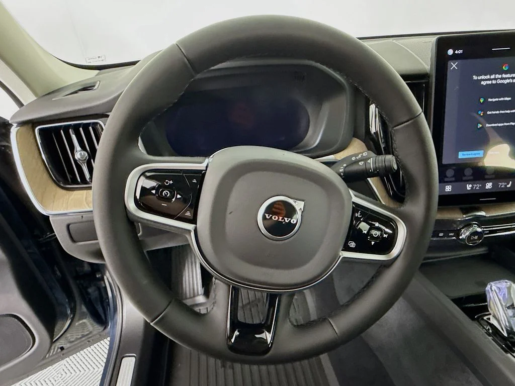 2026 Volvo XC60 Plus - Photo 12