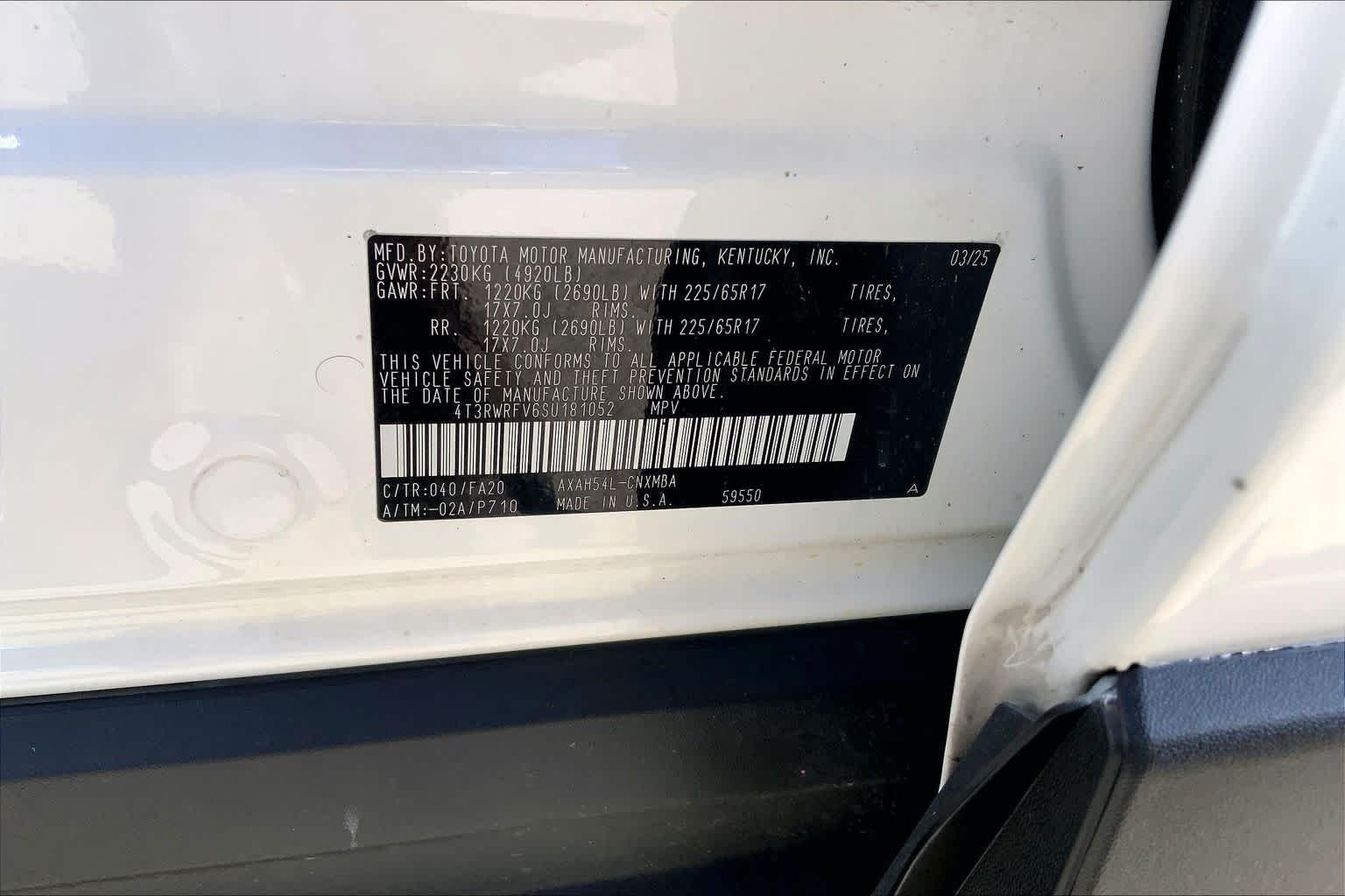 Used 2025 Ice Cap Toyota Hybrid XLE image 34