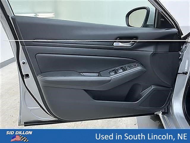 Used 2024 Brilliant Silver Metallic Nissan 2.5 SV image 16