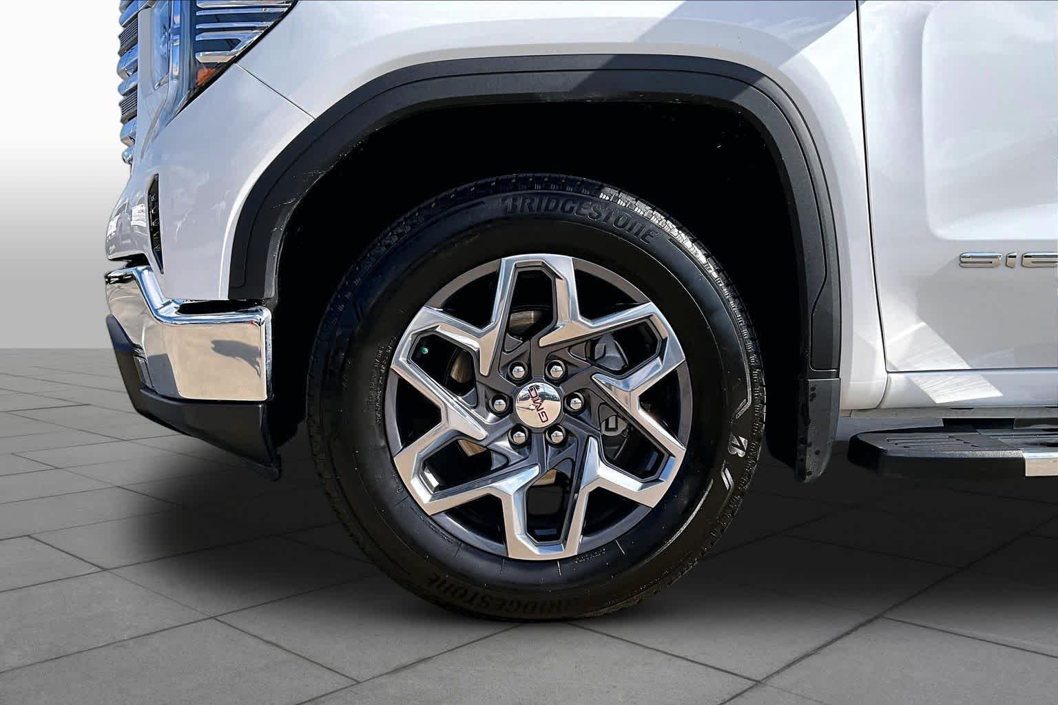 Used 2026 Summit White GMC SLT image 11