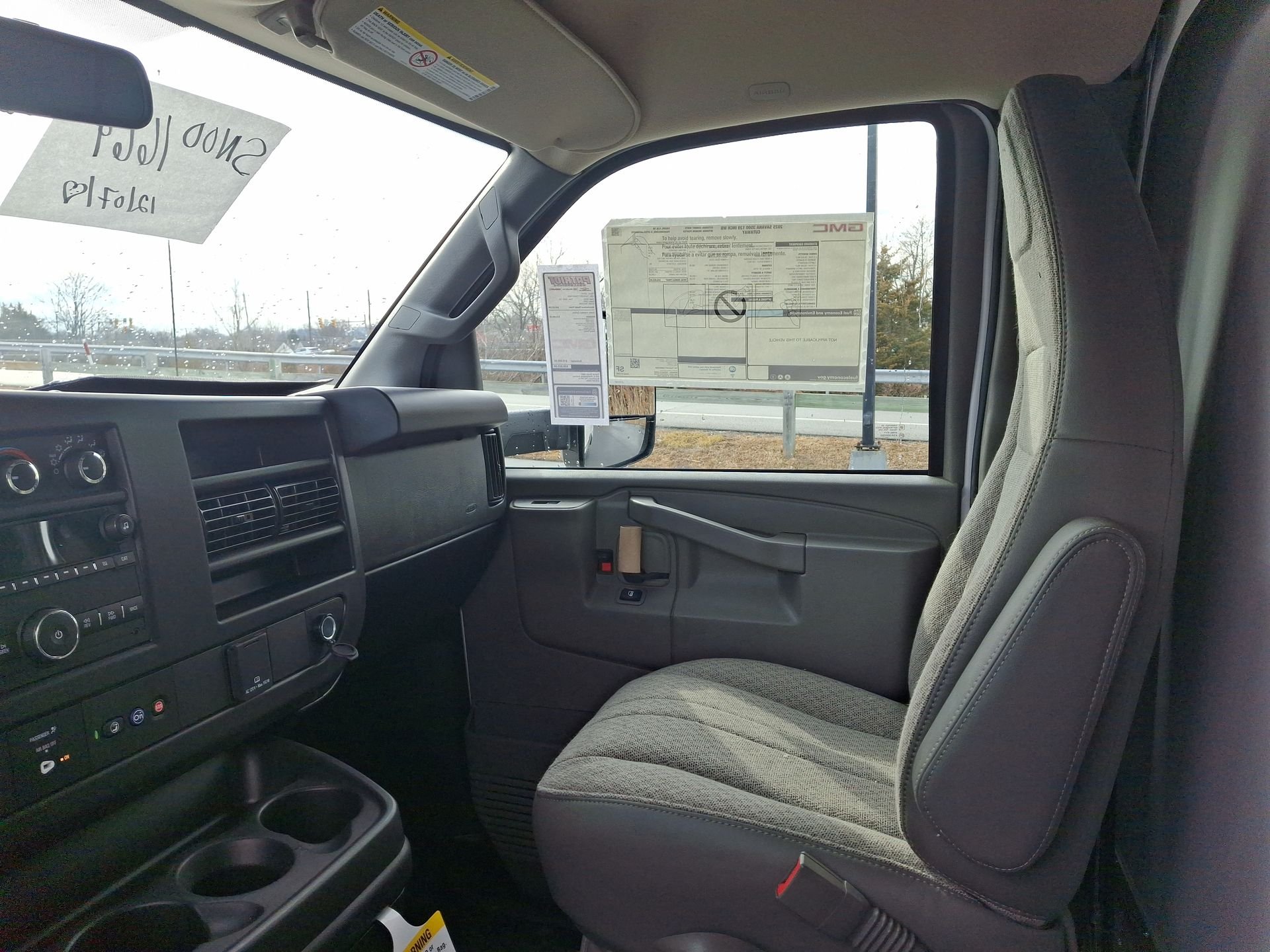 New 2025 Summit White GMC 1WT image 35