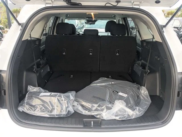 New 2026 Glacial White Pearl Kia LX image 13