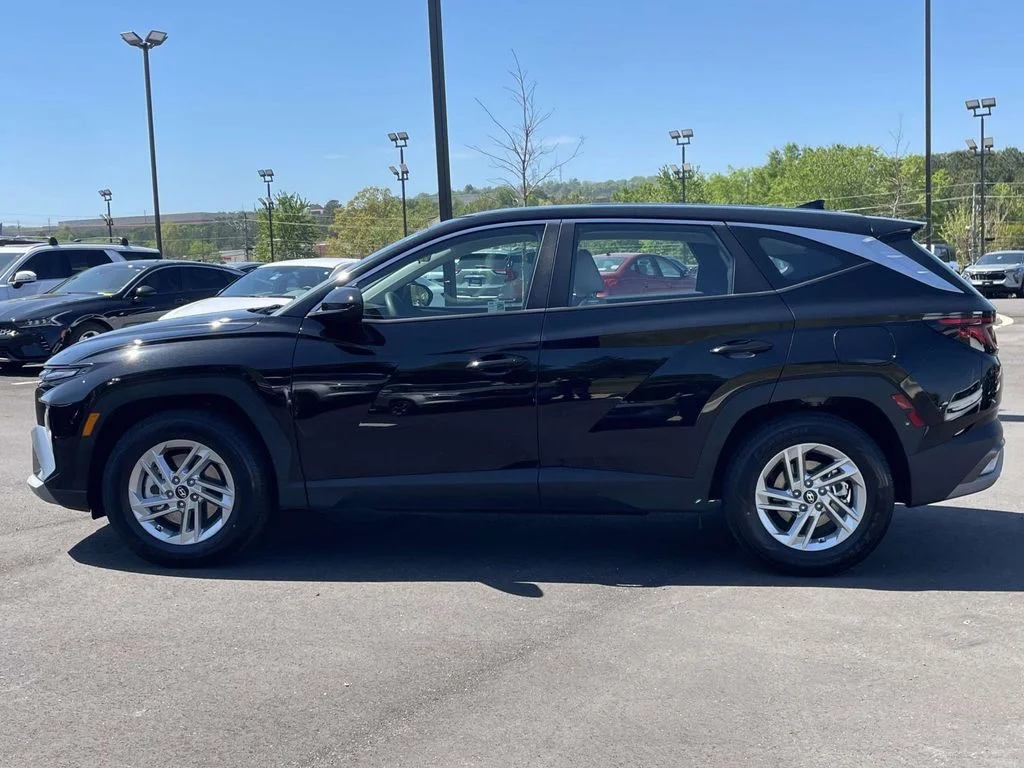 Certified Used 2025 Black Hyundai SE image 6